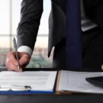 Entre redes de pesca e cifras milionárias: um caso que evidencia o descompasso entre registros sociais e operações financeiras