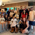Karoline-Lima-e-Leo-Pereira-com-a-familia.jpg